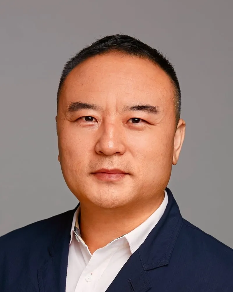荆浩洋